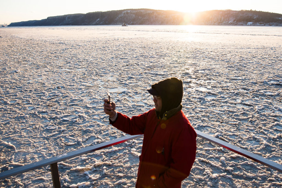 Mỹ: 100 triệu người tê cứng sau khi bom bão tuyết quét qua
